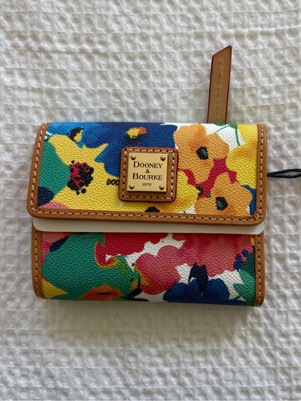 New Dooney & Bourke Multicolor Floral Wallet